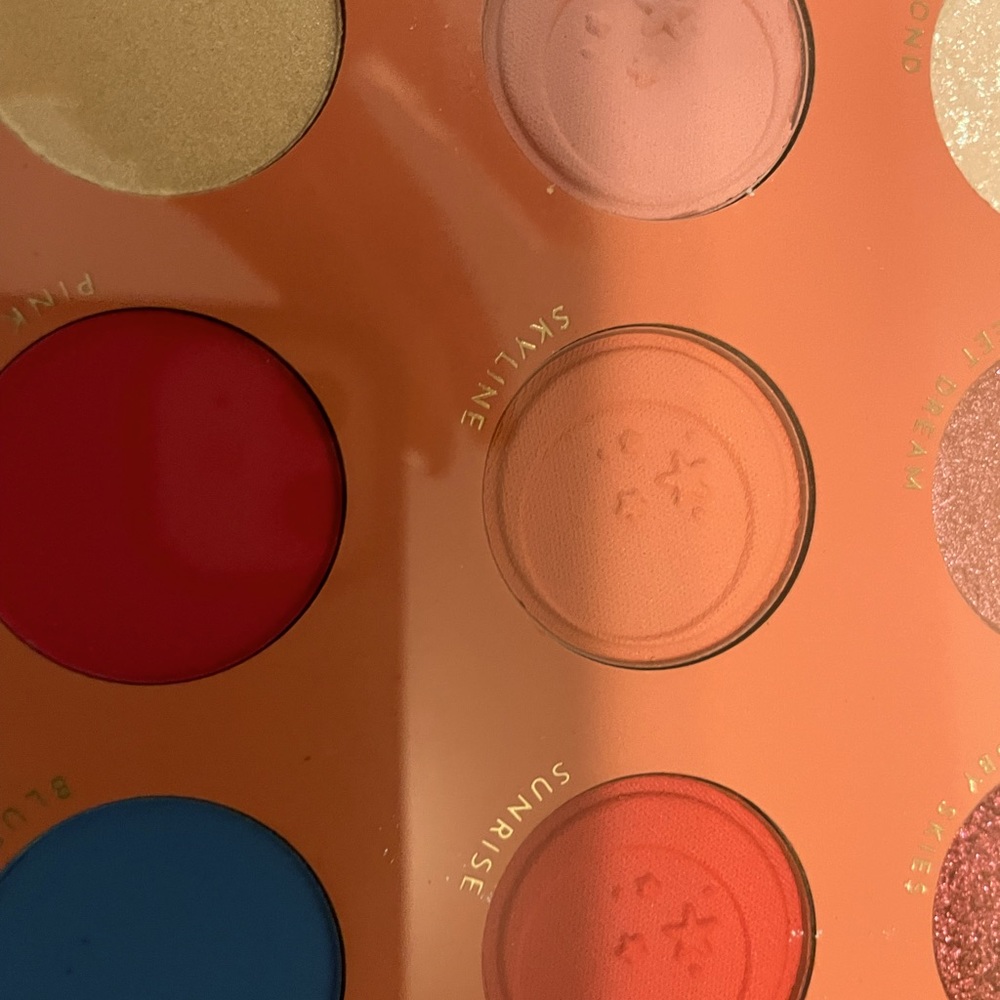 Lunar Beauty🍓Strawberry Dream by Manny Mua Morphe